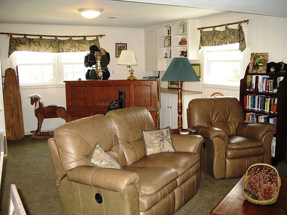 2nd image of 1217 Gladstone Dr
