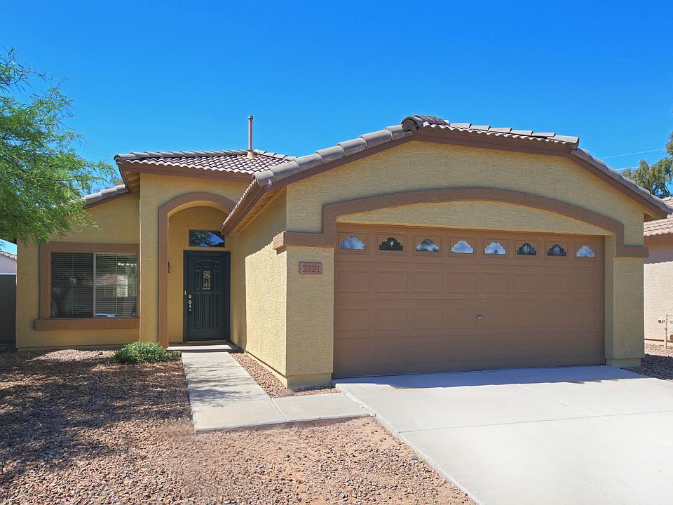 1st image of 2721 E Catalina Ave