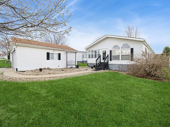 2nd image of 56 N Hawthorn Dr