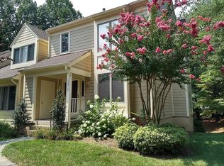 12519 N Lake Ct, Fairfax, VA 22033