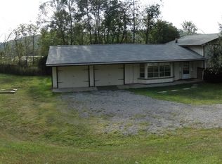 307 Banbury Ln, Natrona Heights, PA 15065