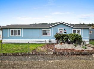 1144 Water St, Raymond, WA 98577