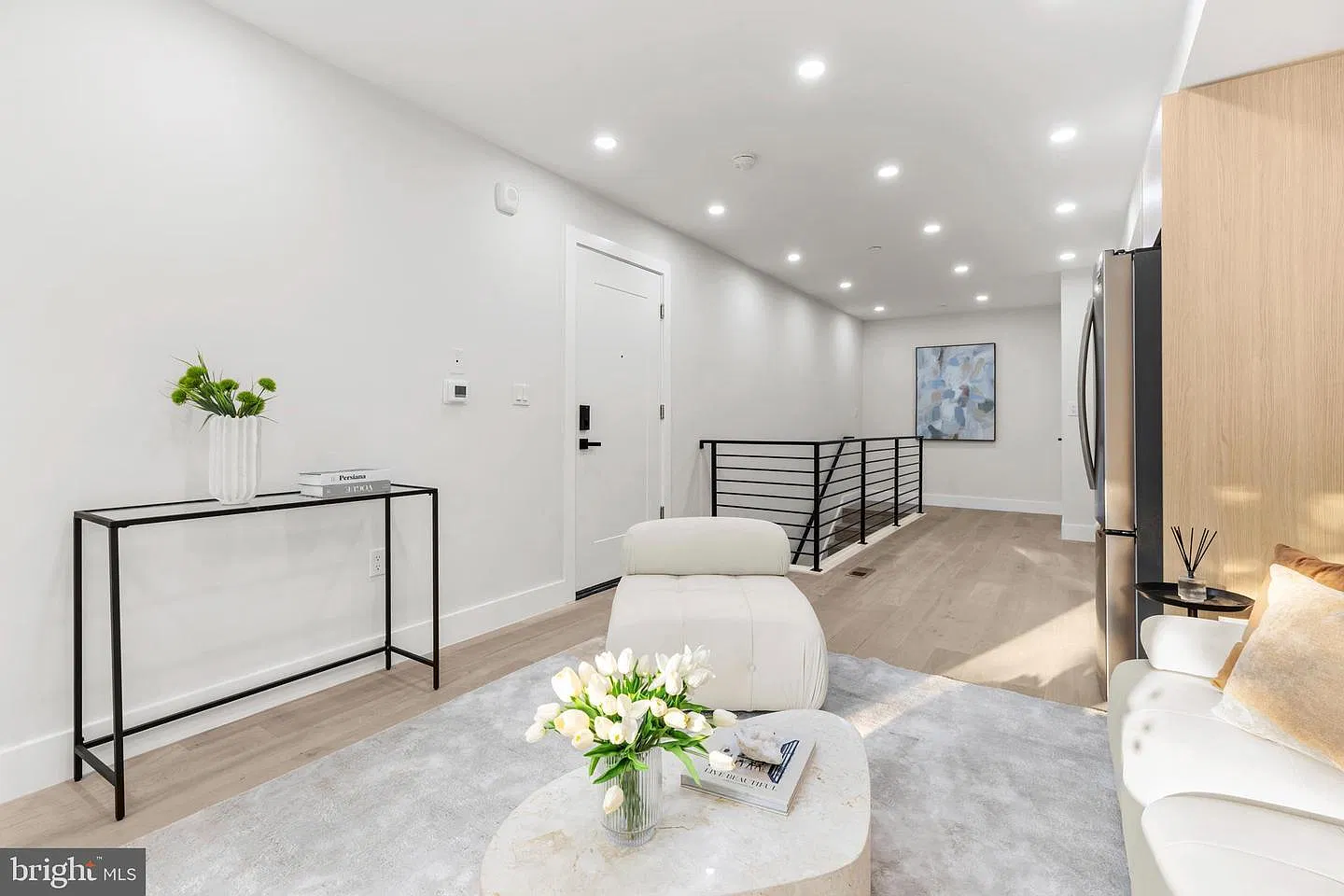 2 bed, 948 sqft, $3,500 — Photo 4