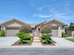 1586 N Newberry Ln, Clovis, CA