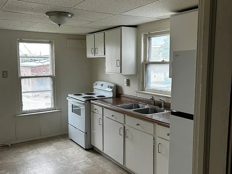 118 S Main St #2 — Photo 12