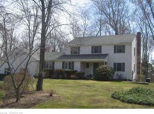 18 Fox Chase Rd, Bloomfield, CT 06002