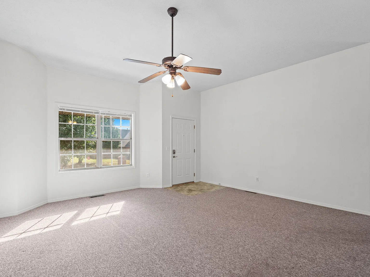 2 bed, 1182 sqft, $1,495 — Photo 4