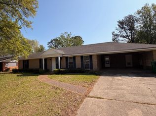 2604 McArthur Dr, Columbus, MS 39705