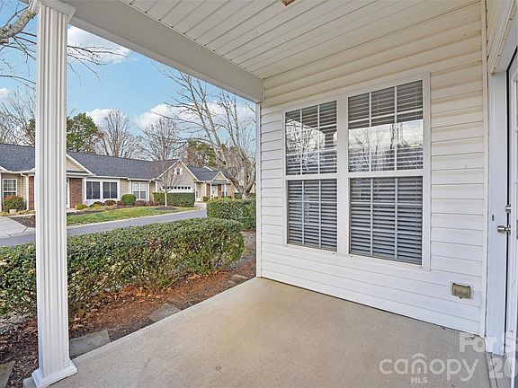 3rd image of 8603 Bookwalter Ct