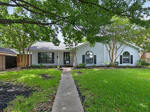 3rd image of 2305 Shady Creek Dr