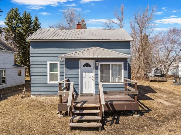 211 2nd Ave SE, Rolla, ND 58367