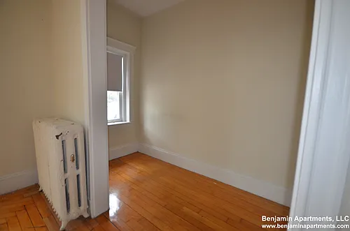 1822 Beacon St Photo 1