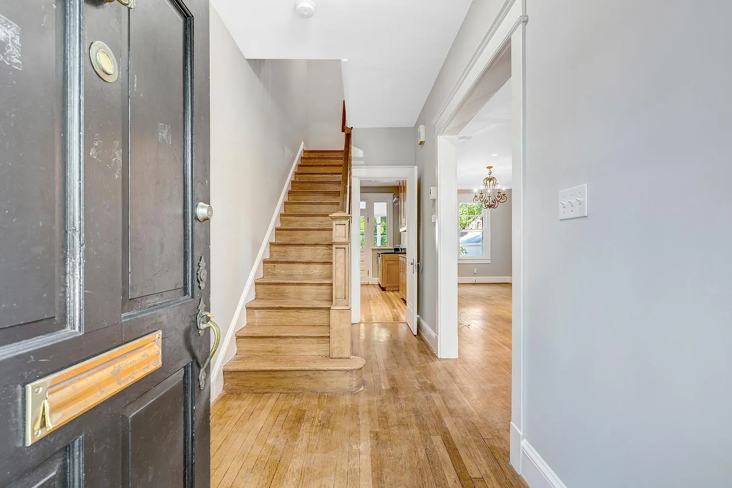 4 bed, 1320 sqft, $4,900 — Photo 4