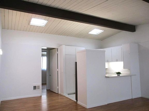 2nd image of 315 S Catalina Ave APT 9