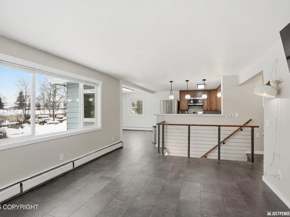 3010 Dawson St, Anchorage, AK 99503