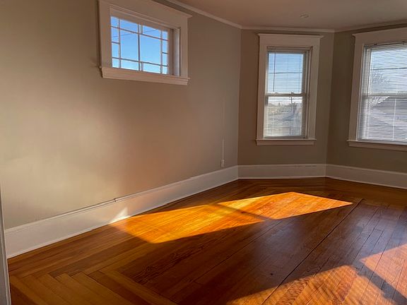 2nd image of 115 Bellevue St #2