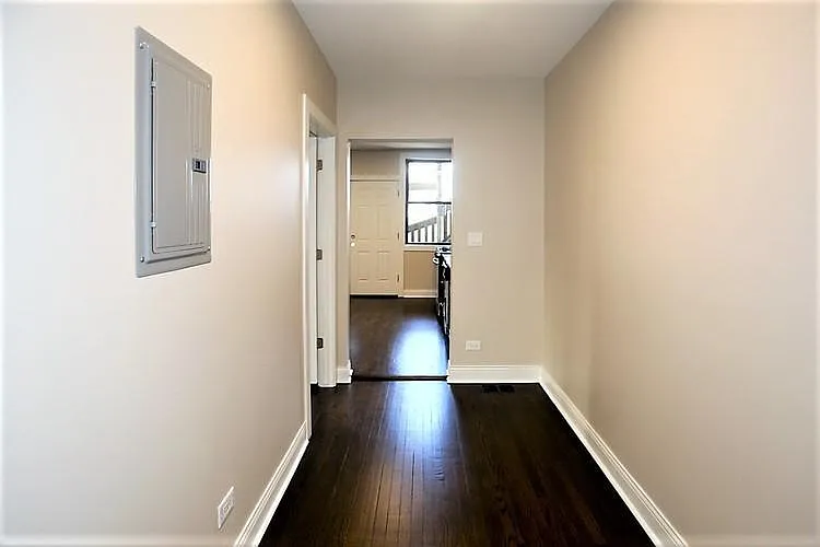 4445 N Rockwell St #3 — Photo 16