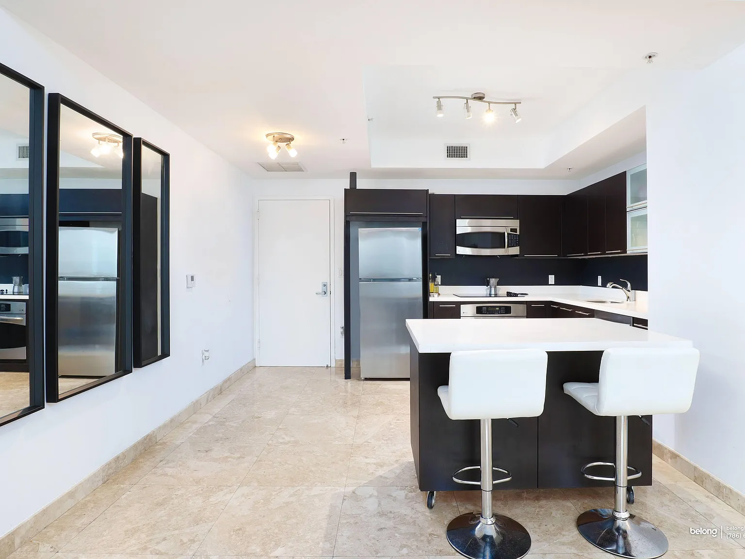 2 bed, 2.0 bath, 1129 sqft, $4,100 — Photo 3