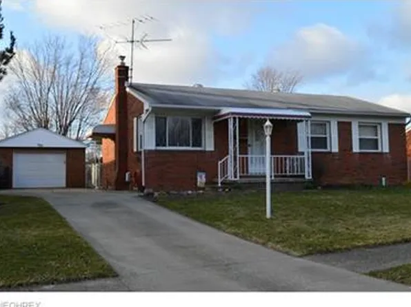 820 Fairwood Blvd, Elyria, OH 44035