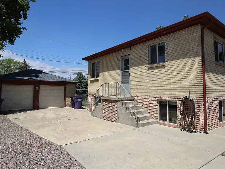 4821 Fenton St — Photo 6