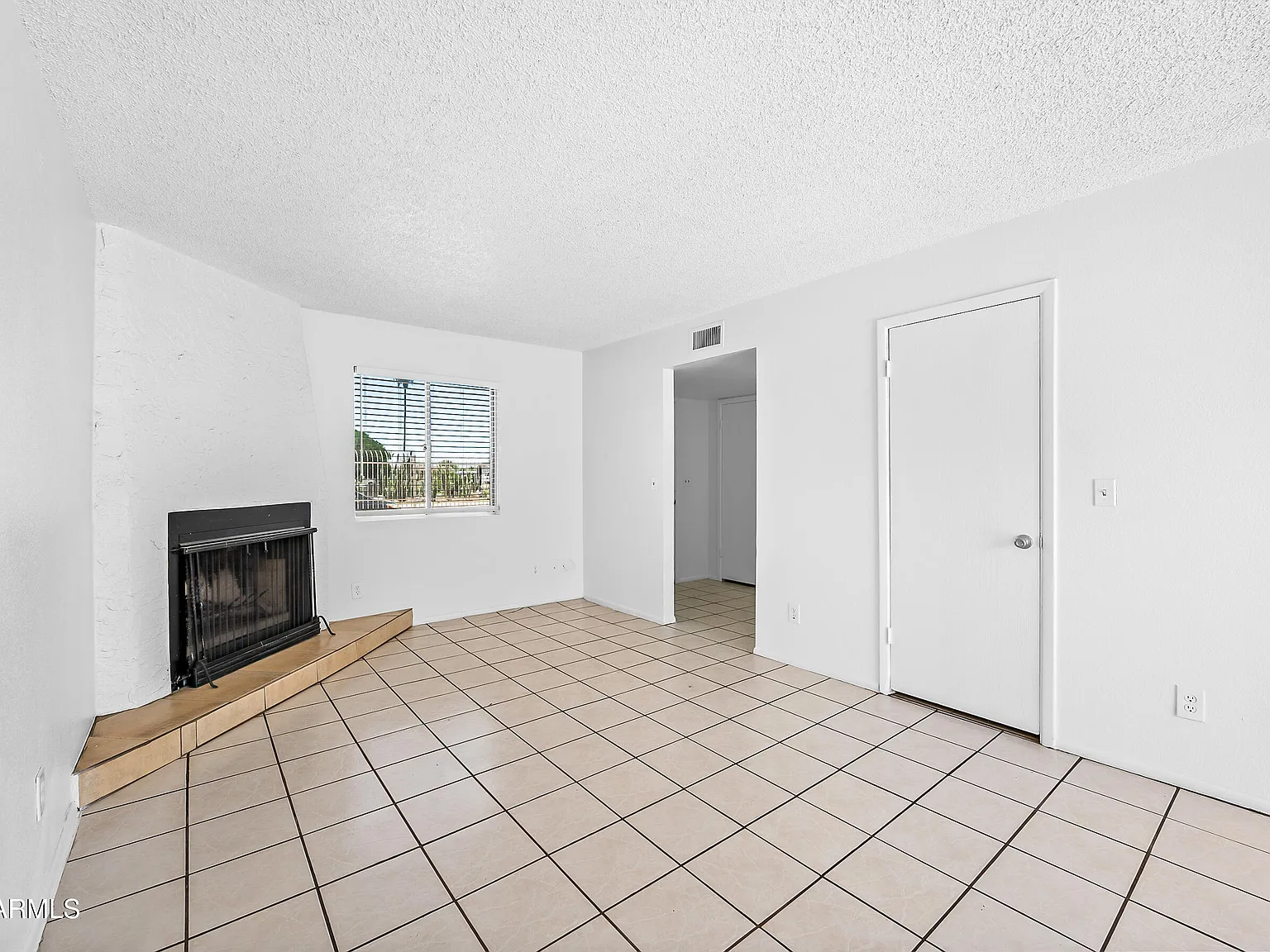 2 bed, 2.0 bath, 888 sqft, $1,095 — Photo 4