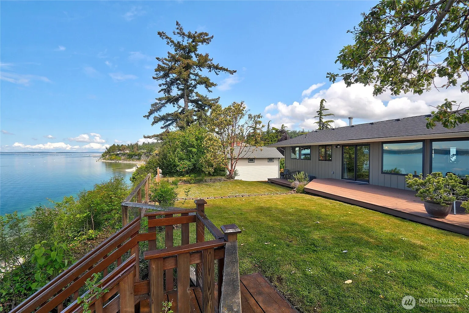1104 Sea Mist Lane photo 1