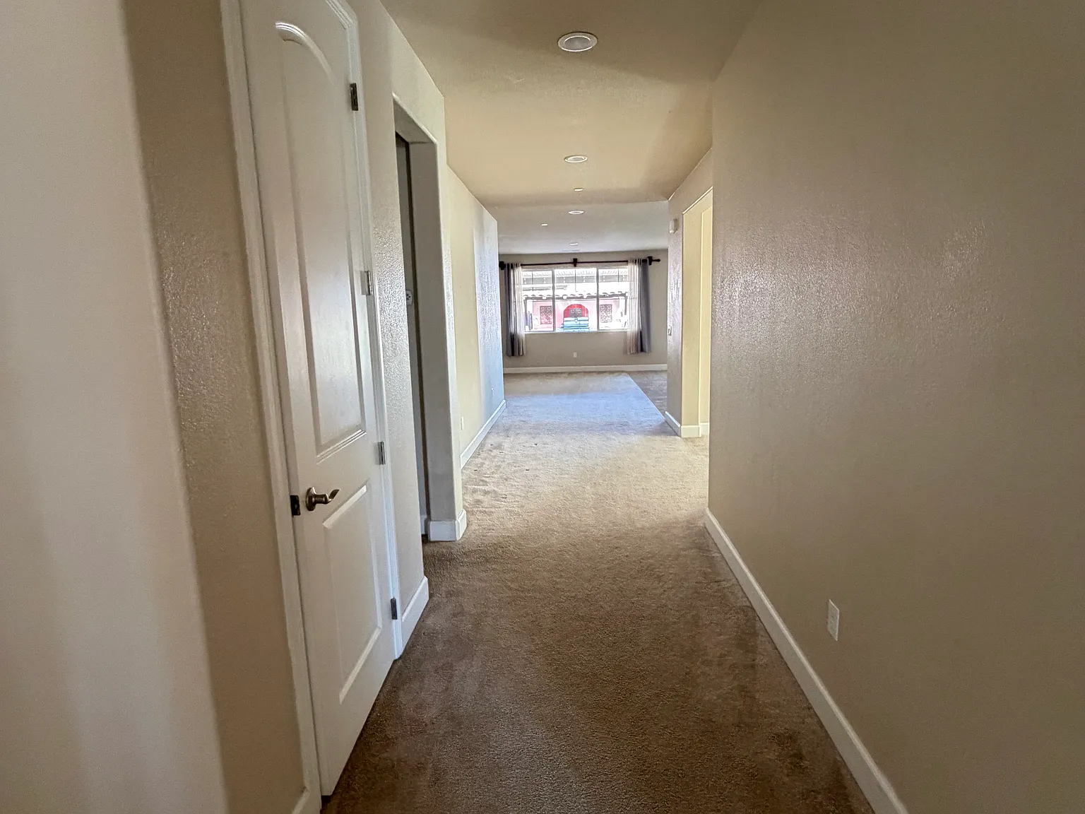 4 bed, 2.5 bath, 2073 sqft, $3,200 — Photo 3