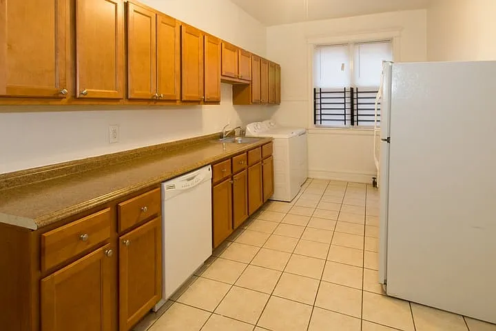 1358 E. 58th Street — Photo 9