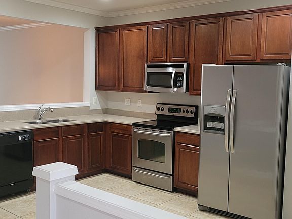 4th image of 4219 Highwood Dr