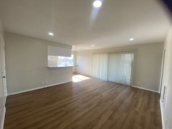 4th image of 1836 Stanley Ave APT 4