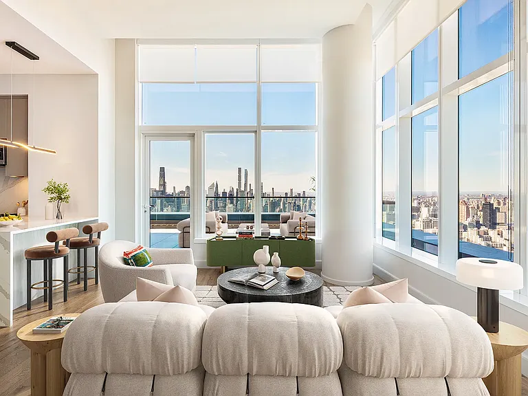 23-15 44th Dr #Penthouse 2D — Photo 2