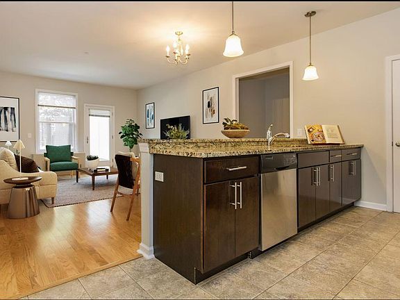 5th image of 76 Saint Pauls Ave APT 2G