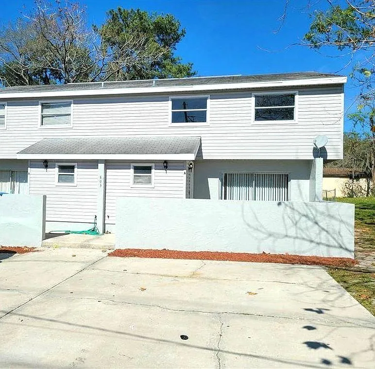 803 Windsor St — Photo 1