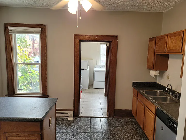 319 E 18th Ave — Photo 18