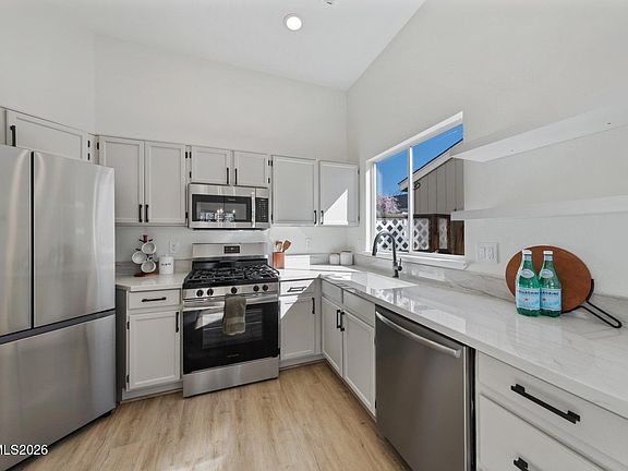 3rd image of 4559 China Rose Cir