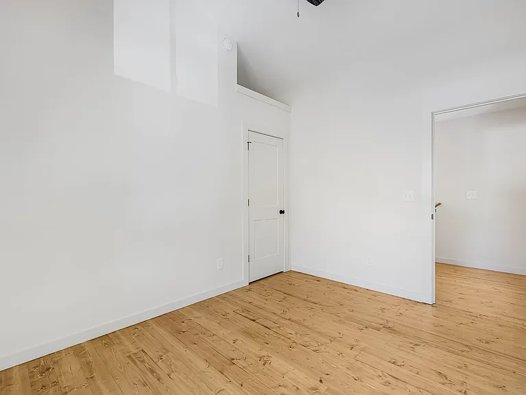 46 Greeley St — Photo 8