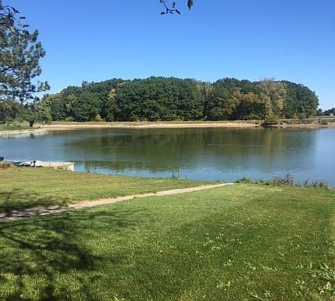 3rd image of 14431 Lakeshore Dr