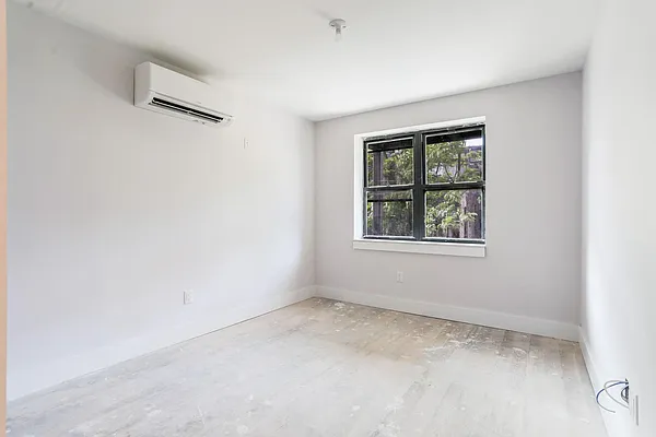 Rented by Brooklyn Group | media 18