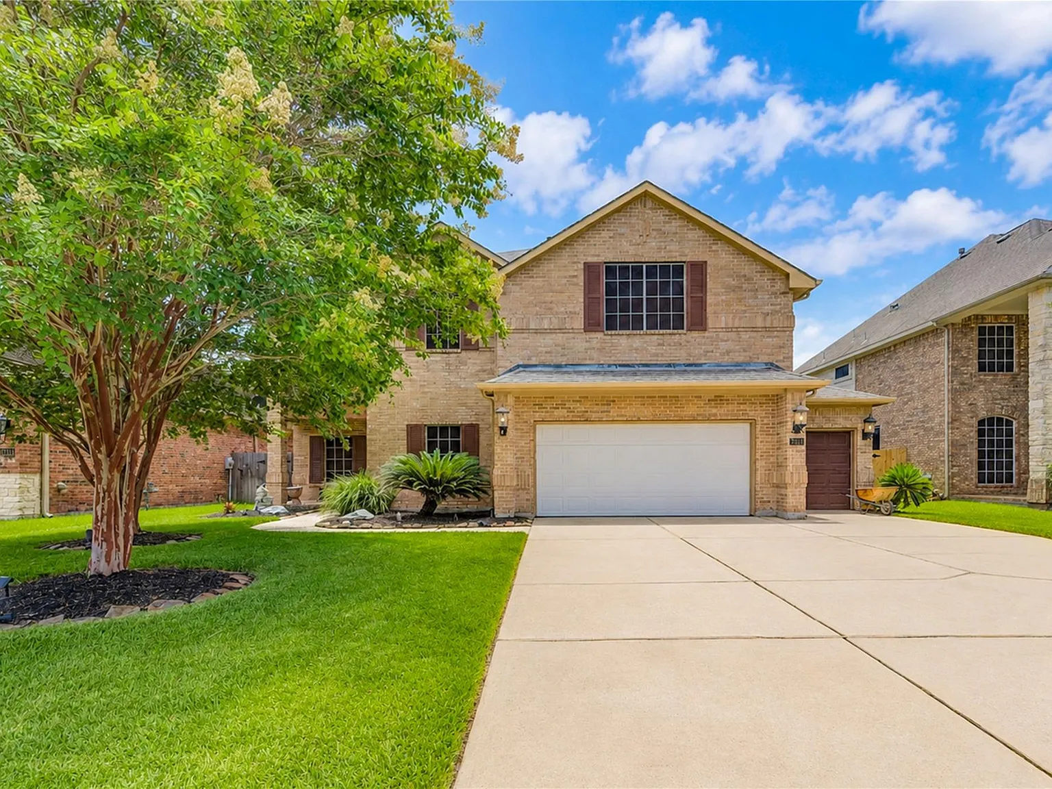 4 bed, 3.5 bath, 3552 sqft, $3,900 — Photo 3