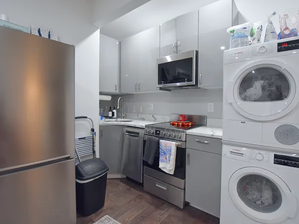 1 Bank Street image 1 of 3