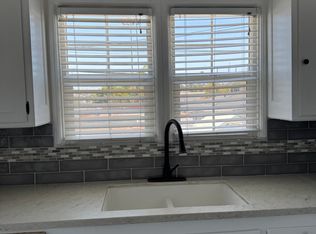863 W 11th St, San Pedro, CA 90731