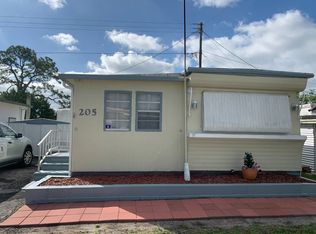 5917 14th St W #205, Bradenton, FL 34207