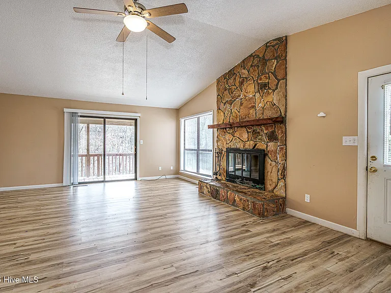 70 Beaver Ridge Trl — Photo 7
