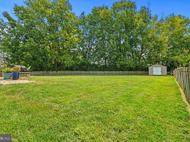 2619 Inwood Dr — Photo 40