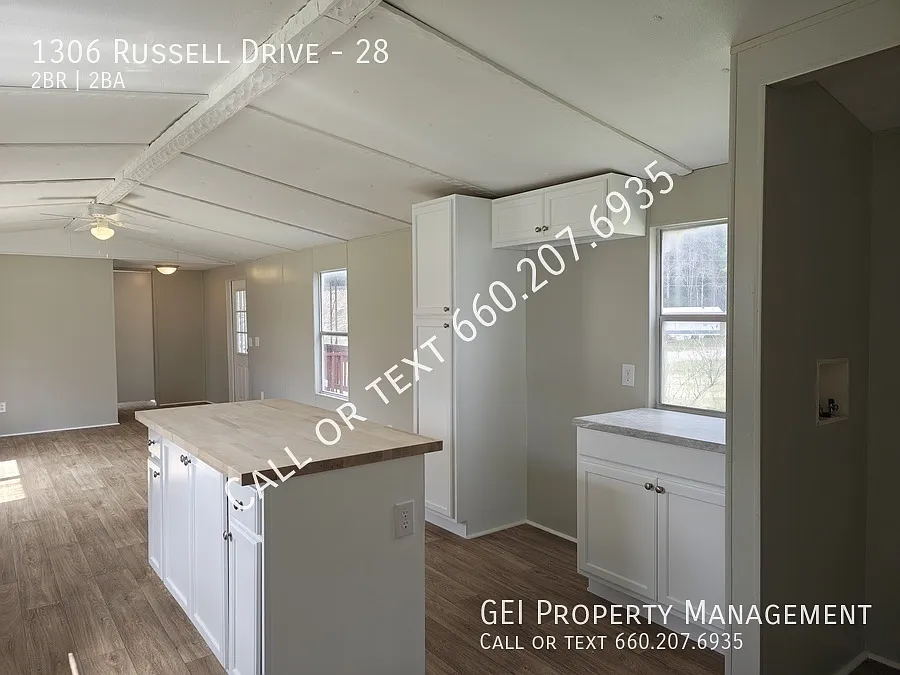 1306 Russell Dr #28