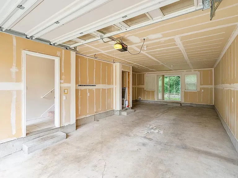 9215 SW Sweek Dr — Photo 18