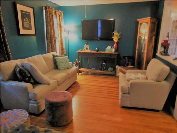4th image of 41 Sherwood St