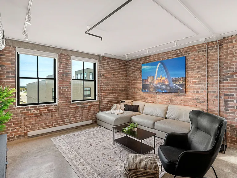 Harbach Lofts — Photo 6