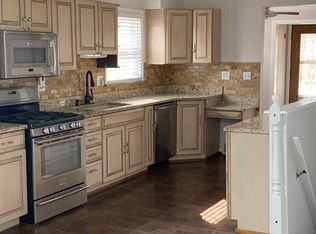 22549 E Eleven Mile Rd, Saint Clair Shores, MI 48081