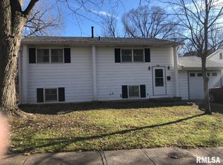 329 5th Street Ct, Silvis, IL 61282